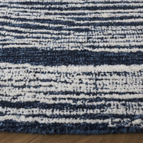 Safavieh Metro 6'-0" x 6'-0" Rug in Navy / Ivory