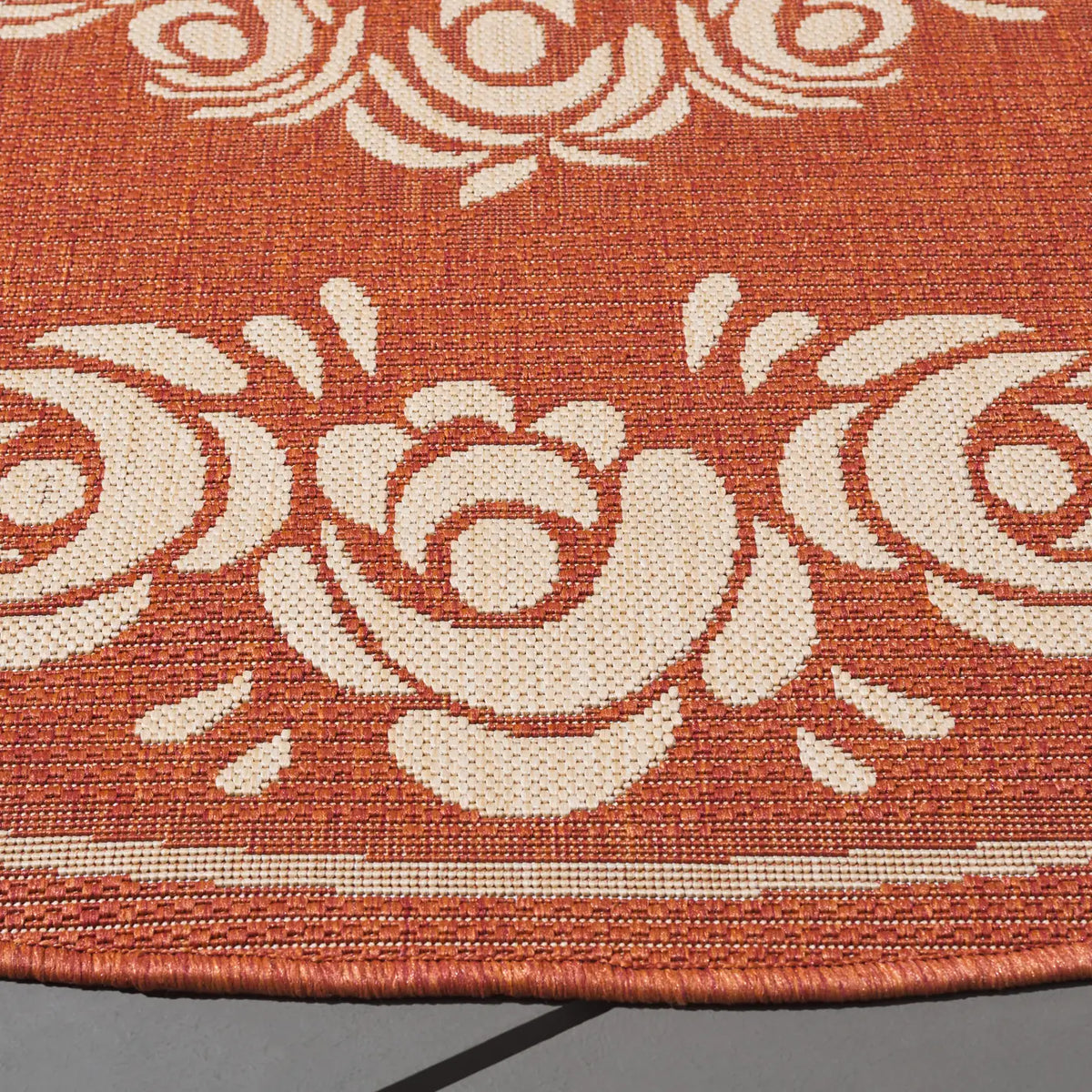Safavieh Courtyard 6'-7" x 6'-7" Rug in Terracotta / Natural