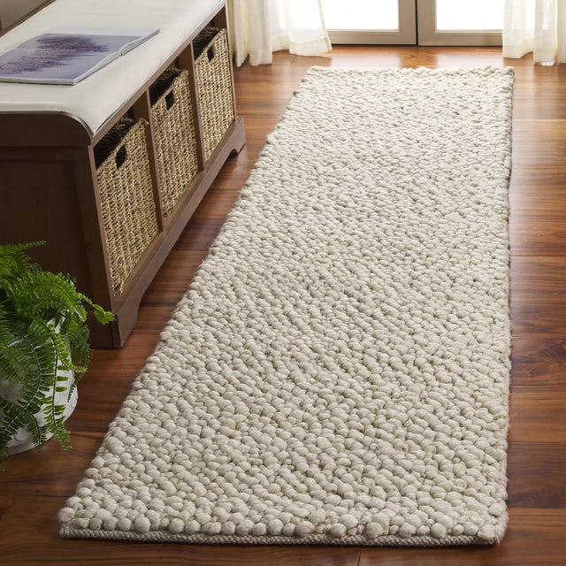 Safavieh Natura 2'-3" x 8'-0" Rug in Light Beige