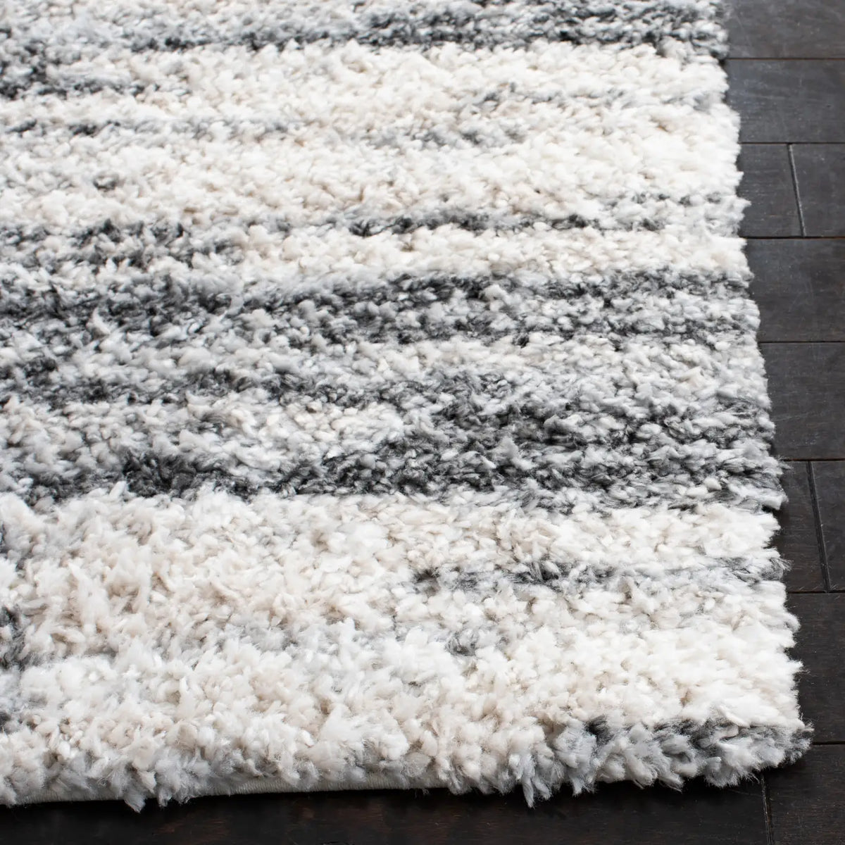 Safavieh Berber Shag 4'-5" x 6'-5" Rug in Charcoal / Grey