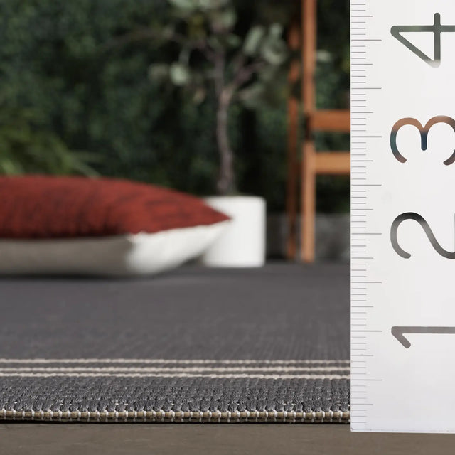 Safavieh Courtyard 5'-3" x 7'-7" Rug in Anthracite / Light Beige