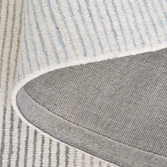 Safavieh Metro 4'-0" x 6'-0" Rug in Ivory / Light Blue