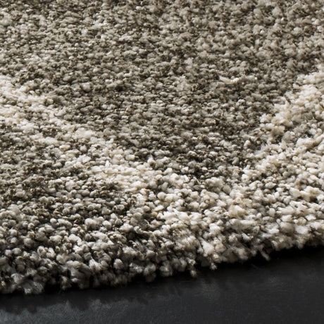 Safavieh Hudson Shag 5'-0" x 5'-0" Rug in Grey / Ivory