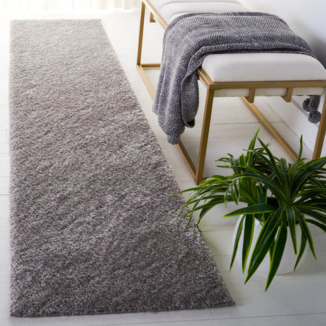 Safavieh Tahoe Shag 2'-0" x 7'-0" Rug in Grey