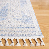 Safavieh Chapel 4'-0" x 6'-0" Rug in Blue / Ivory