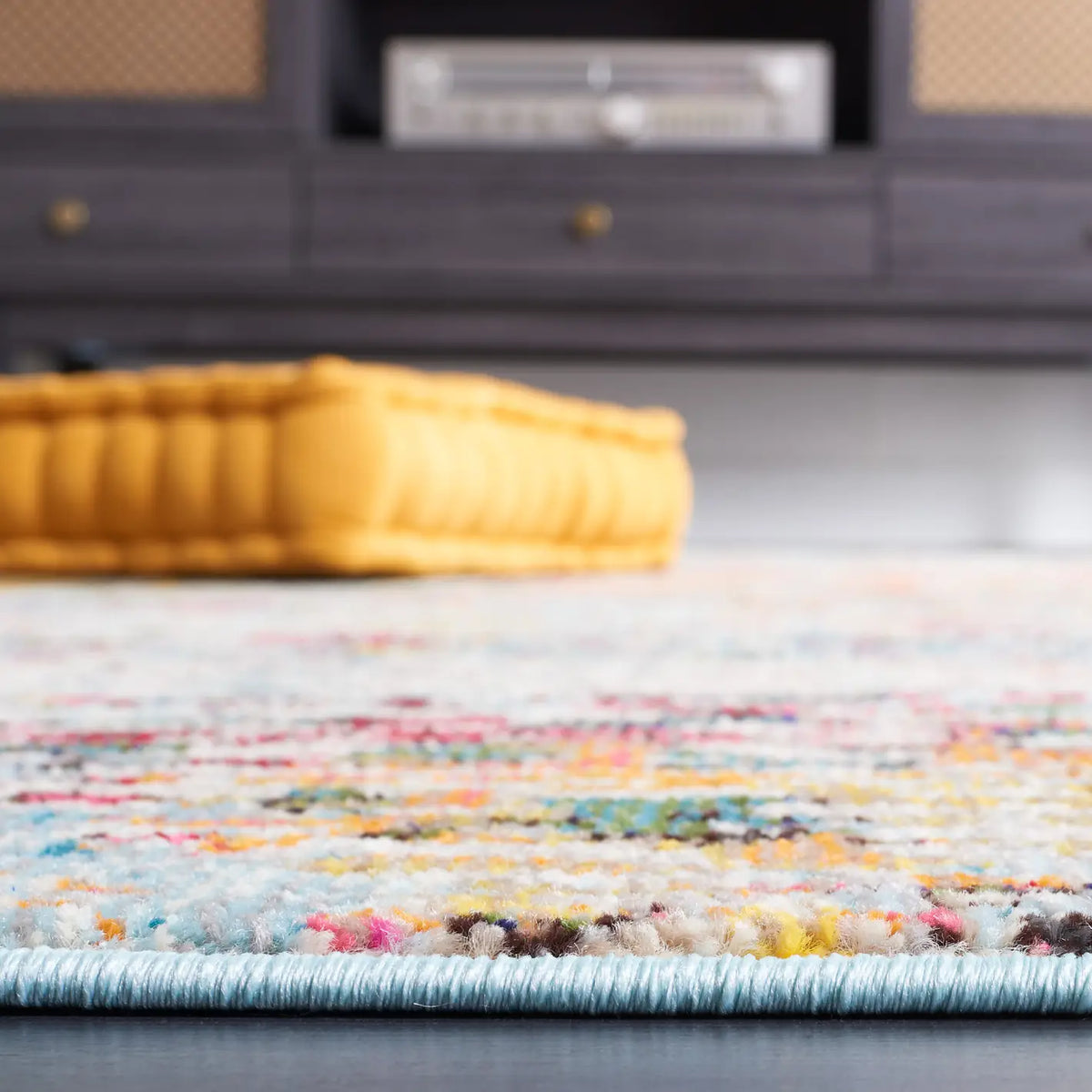 Safavieh Monaco 4'-0" x 5'-7" Rug in Grey / Multi