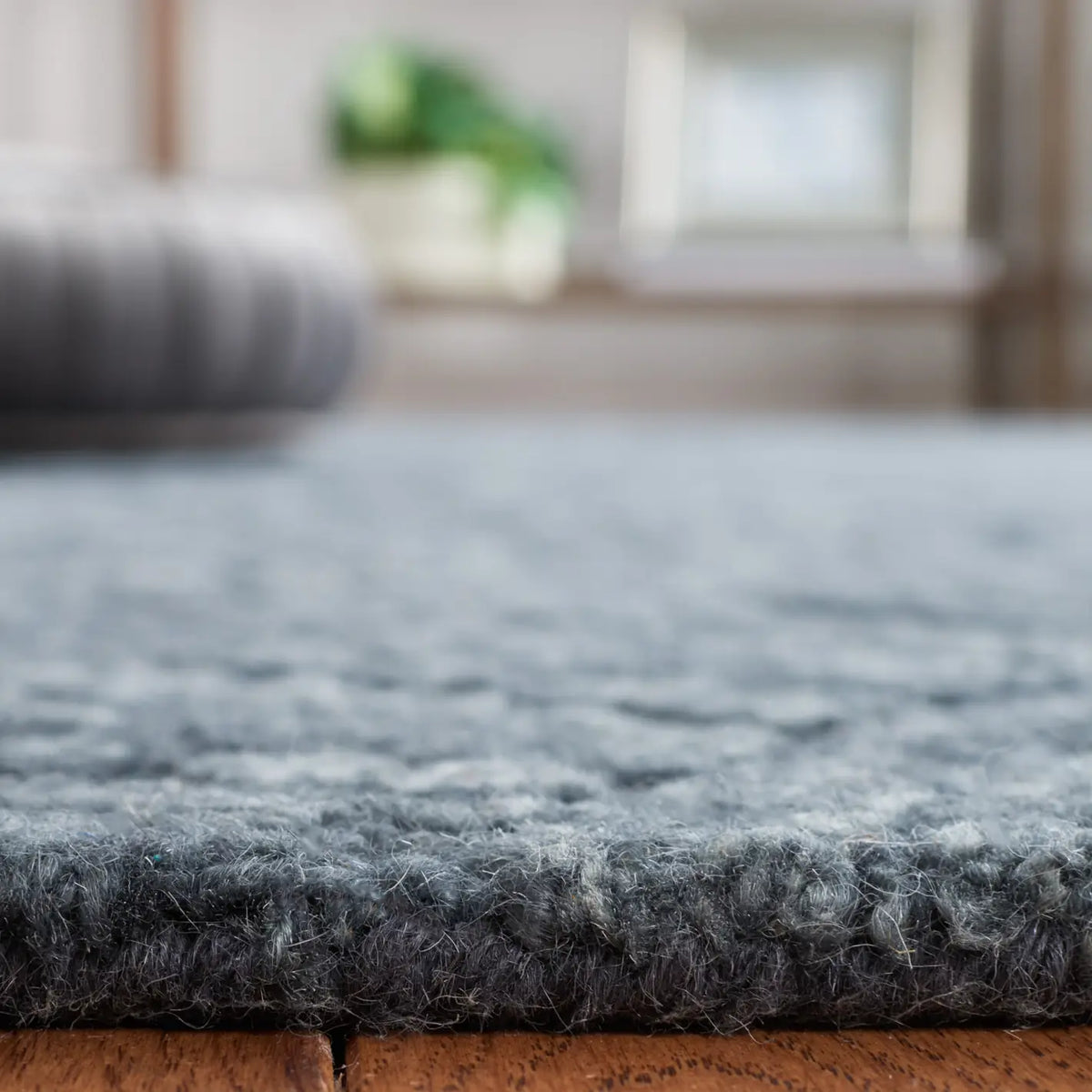 Safavieh Marquee 4'-0" x 6'-0" Rug in Dark Grey
