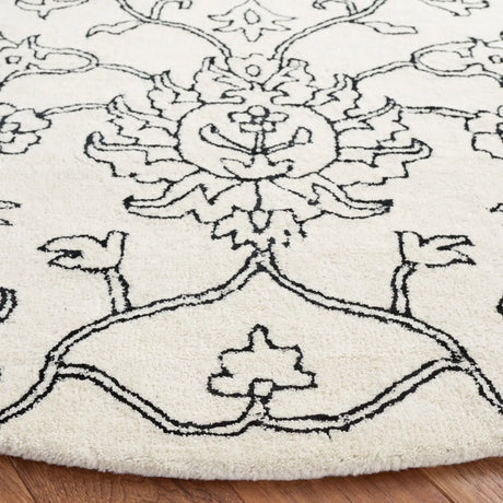 Safavieh Jardin 6'-0" x 6'-0" Rug in Ivory / Black