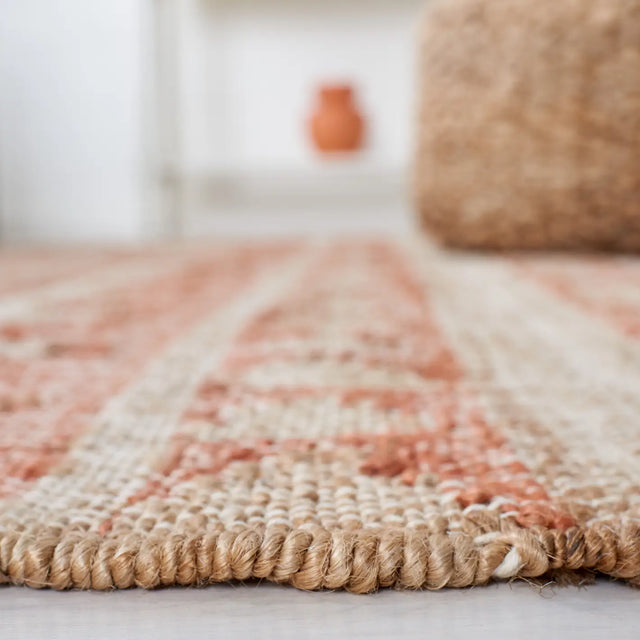 Safavieh Kilim 4'-0" x 6'-0" Rug in Natural / Rust