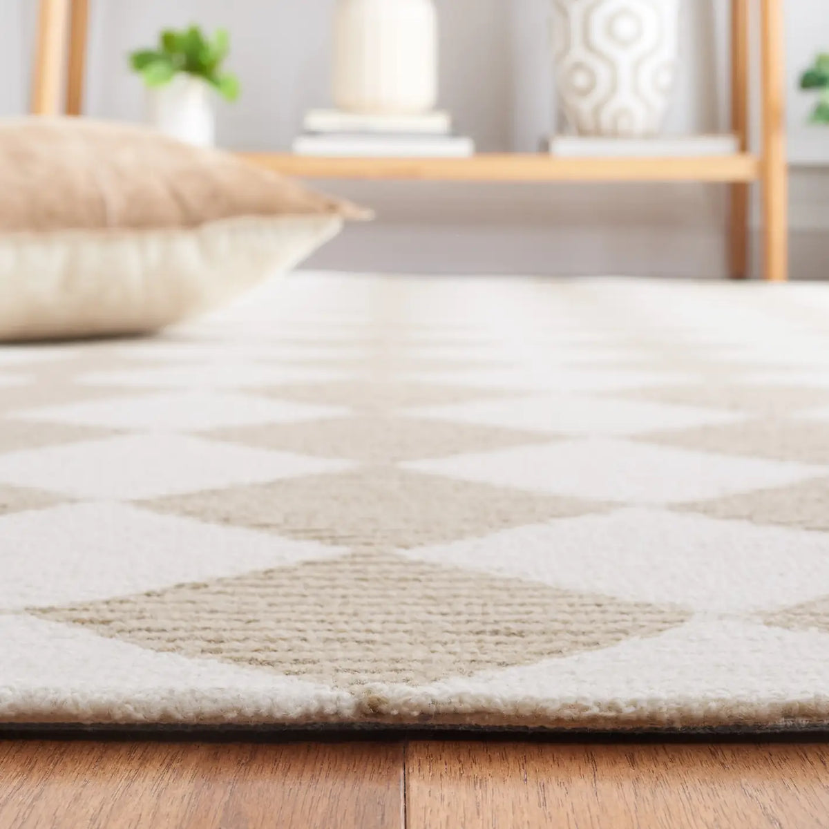 Safavieh Martha Stewart 300 4'-0" x 6'-0" Rug in Natural / Beige