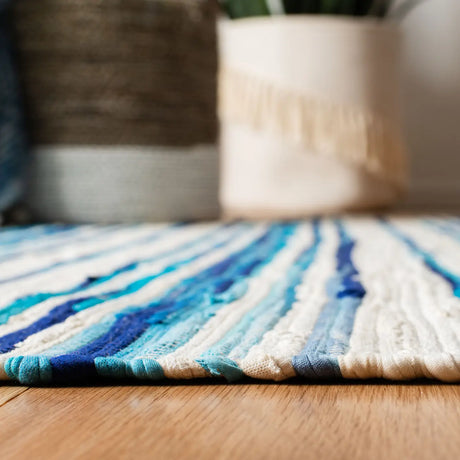 Safavieh Rag Rug 4'-0" x 6'-0" Rug in Ivory / Blue