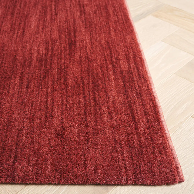 Safavieh Mabel 4'-0" x 6'-0" Rug in Red / Dark Red