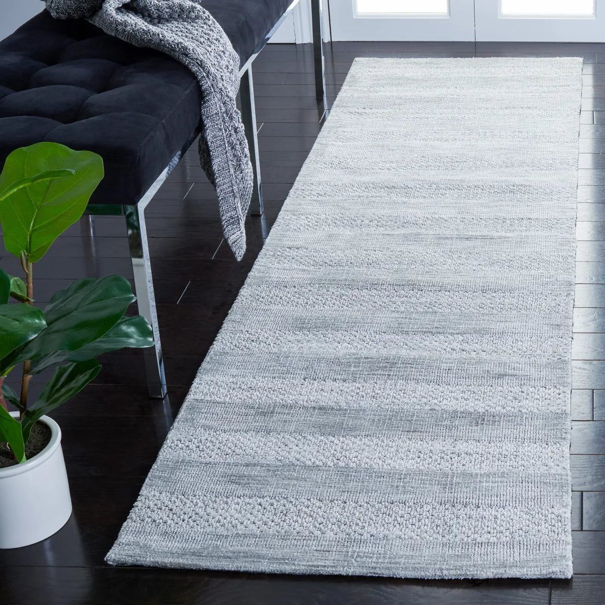 Safavieh Classic Vintage 2'-3" x 8'-0" Rug in Light Grey