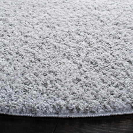 Safavieh August Shag 500 6'-7" x 6'-7" Rug in Light Grey
