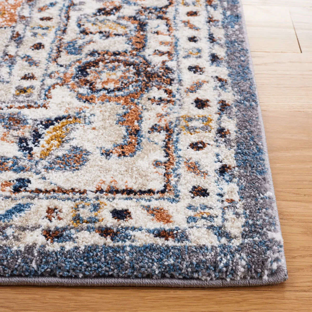 Safavieh Symphony 4'-5" x 6'-5" Rug in Ivory / Grey