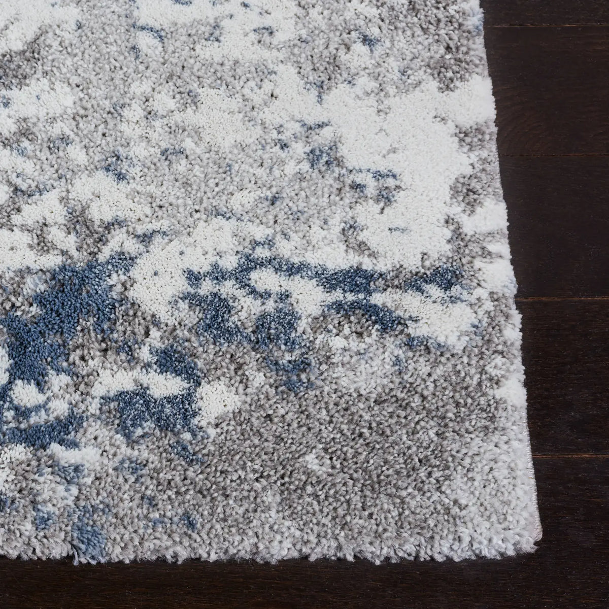 Safavieh Century 300 4'-5" x 6'-5" Rug in Grey / Blue
