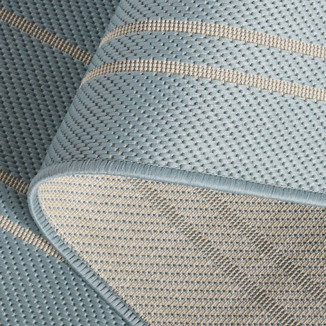 Safavieh Courtyard 4'-0" x 5'-7" Rug in Aqua / Cream
