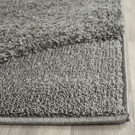 Safavieh Florida Shag 6'-0" x 9'-0" Rug in Grey / Beige