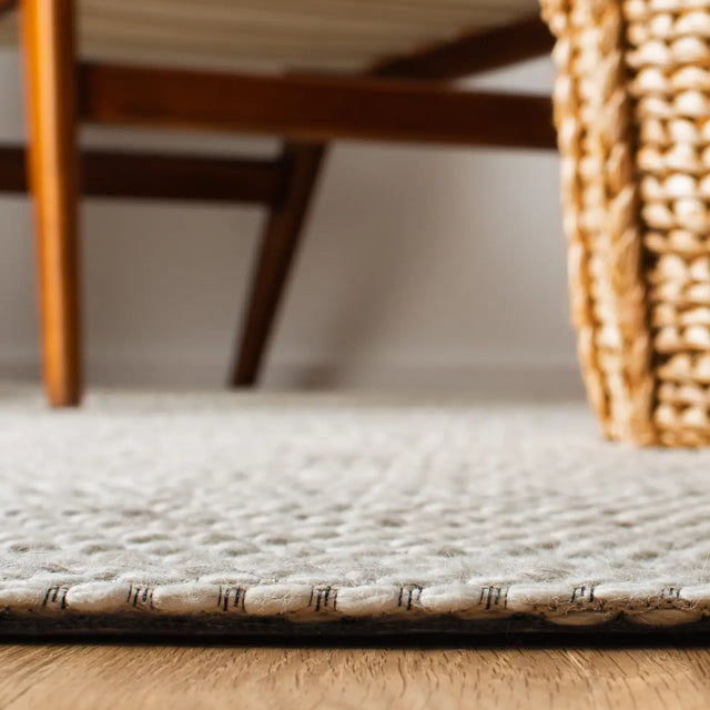 Safavieh Marbella 5'-0" x 8'-0" Rug in Light Brown / Ivory
