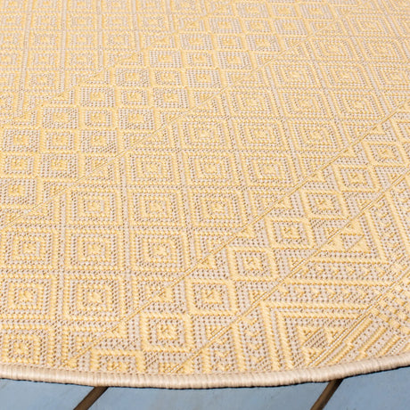 Safavieh Courtyard 6'-7" x 6'-7" Rug in Gold / Beige