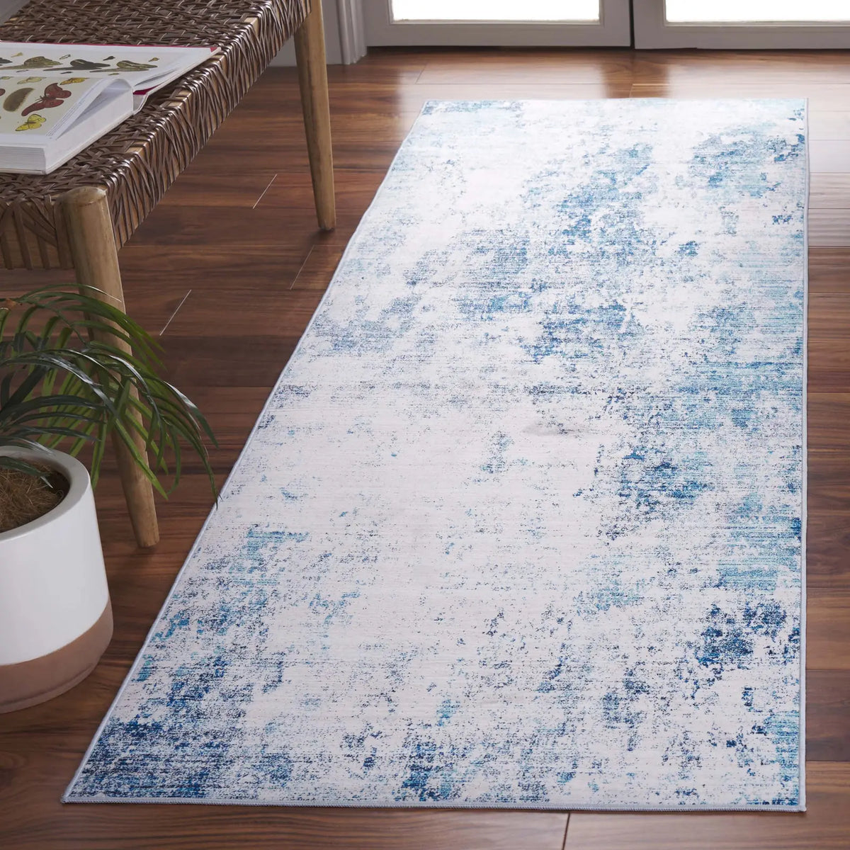 Safavieh Tacoma 2'-6" x 8'-0" Rug in Beige / Turquoise