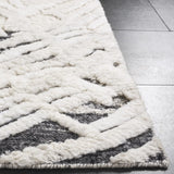 Safavieh Tribeca 6'-0" x 9'-0" Rug in Grey / Ivory