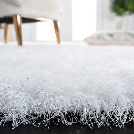 Safavieh Vegas Shag 4'-5" x 6'-5" Rug in Ivory