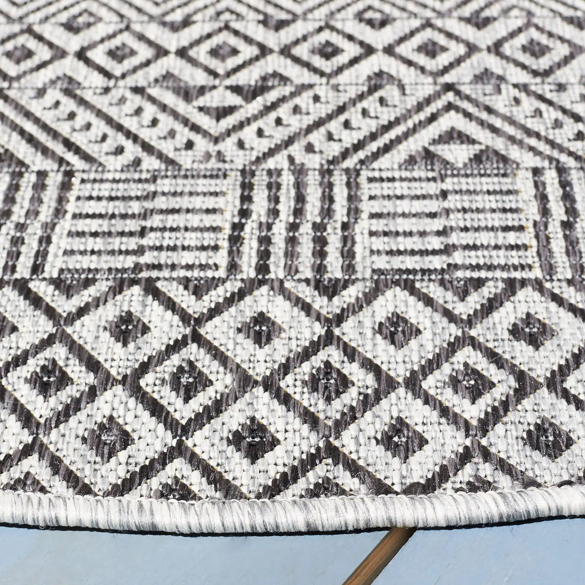 Safavieh Courtyard 10'-0" x 10'-0" Rug in Grey / Black
