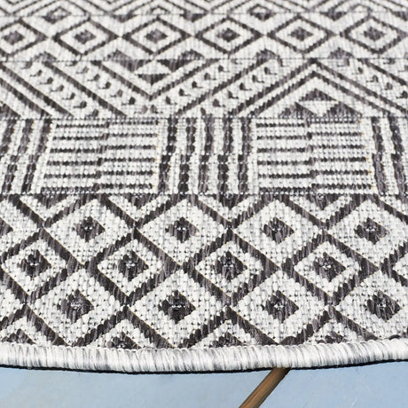 Safavieh Courtyard 10'-0" x 10'-0" Rug in Grey / Black