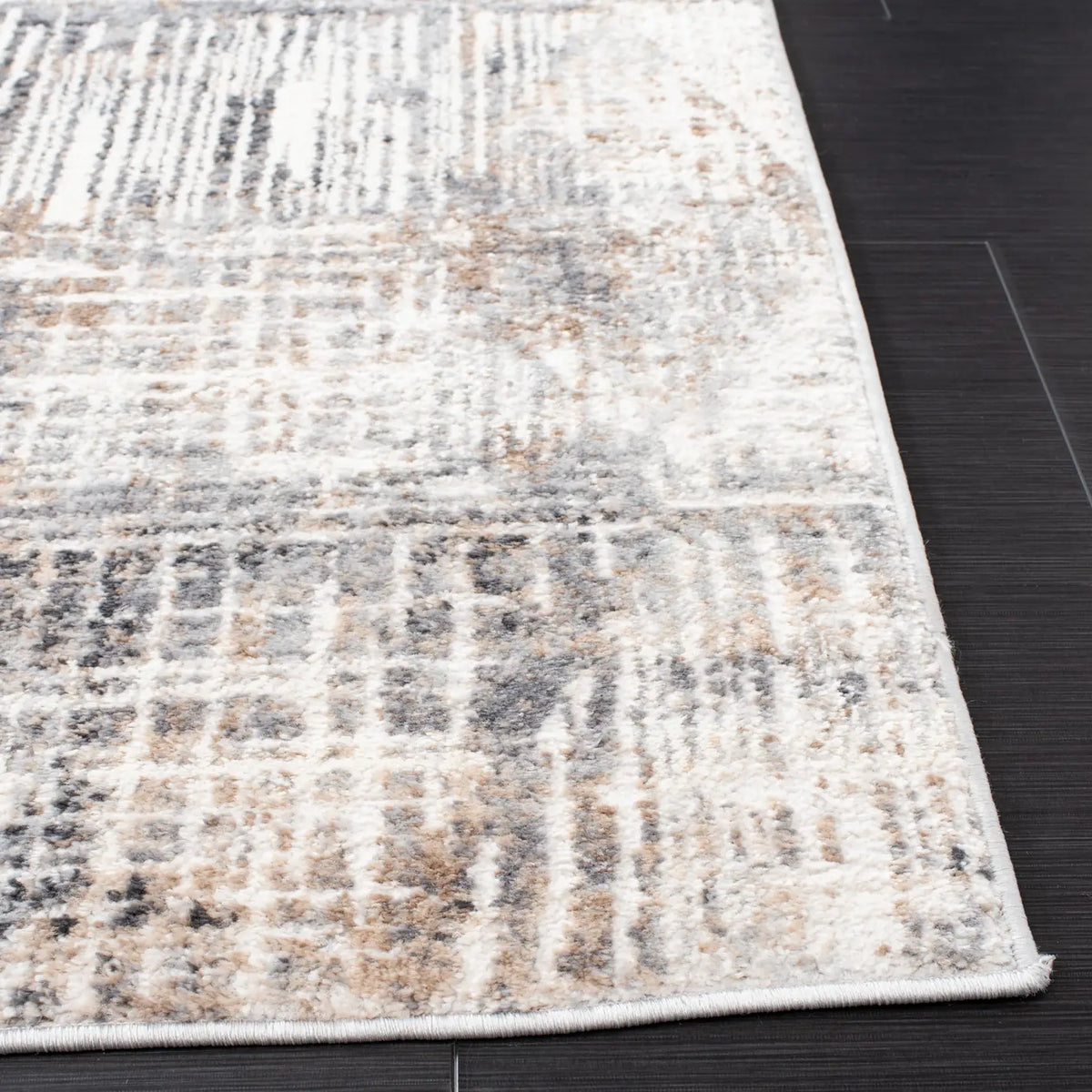 Safavieh Shivan 100 4'-0" x 6'-0" Rug in Ivory / Grey