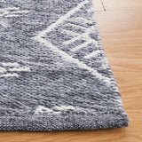 Safavieh Kilim 4'-0" x 6'-0" Rug in Grey / Ivory