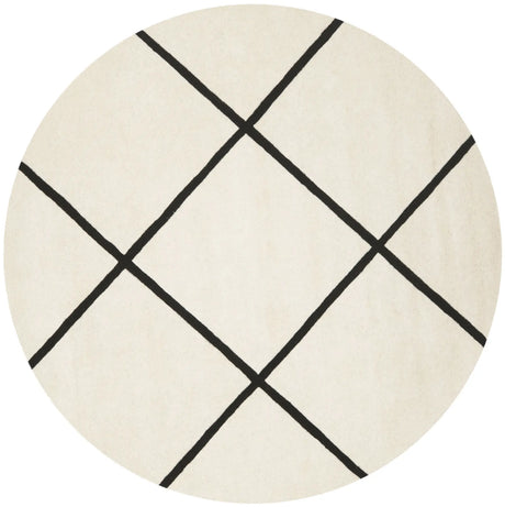 Safavieh Chatham 7'-0" x 7'-0" Rug in Ivory / Black