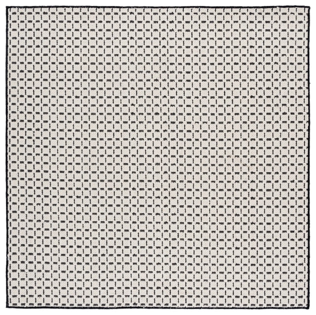 Safavieh Natural Fiber 6'-0" x 6'-0" Rug in Ivory / Black