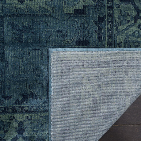 Safavieh Vintage 5'-3" x 7'-6" Rug in Turquoise