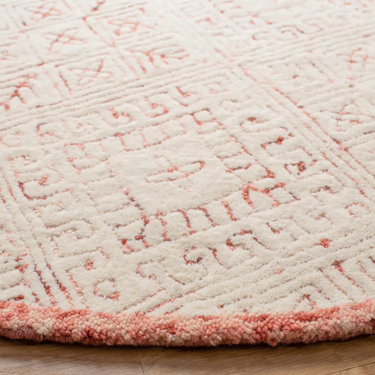Safavieh Glamour 6'-0" x 6'-0" Rug in Pink / Ivory