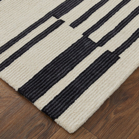 Feizy Maguire Mgr8901F Ivory/Black Rug.