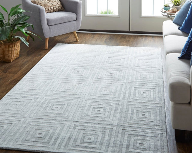 Feizy Redford 8670F White/Silver Rug.