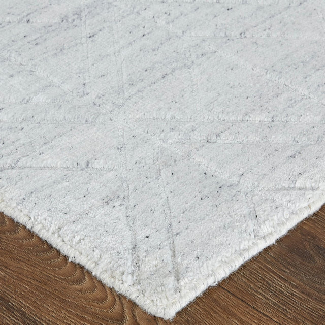 Feizy Redford 8847F White/Silver Rug.