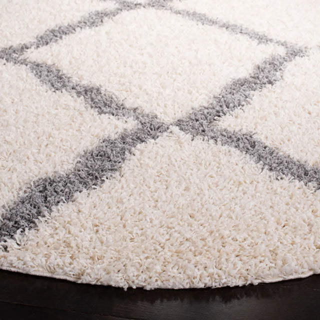 Safavieh Sgd-Dallas Shag 6'-0" x 6'-0" Rug in Ivory / Grey