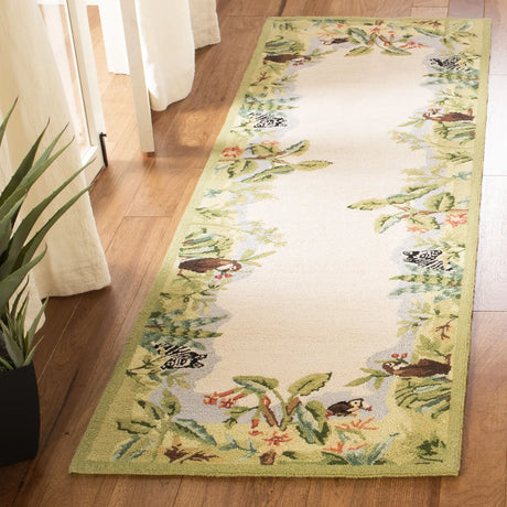 Safavieh Chelsea 2'-6" x 6'-0" Rug in Beige / Green