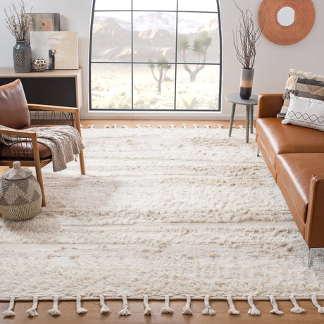 Safavieh Kenya 10'-0" x 14'-0" Rug in Ivory / Beige