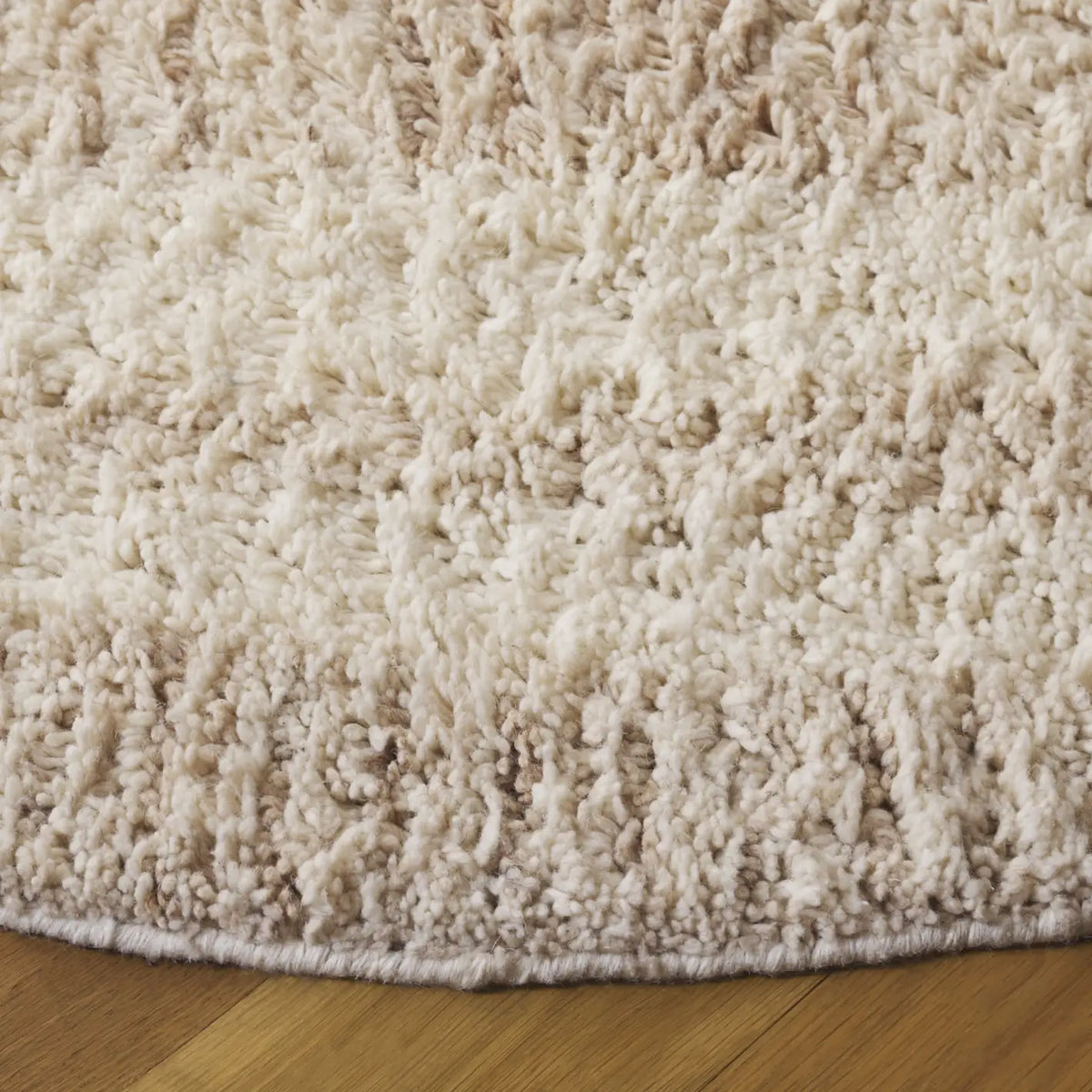 Safavieh Vermont 6'-0" x 6'-0" Rug in Beige / Ivory