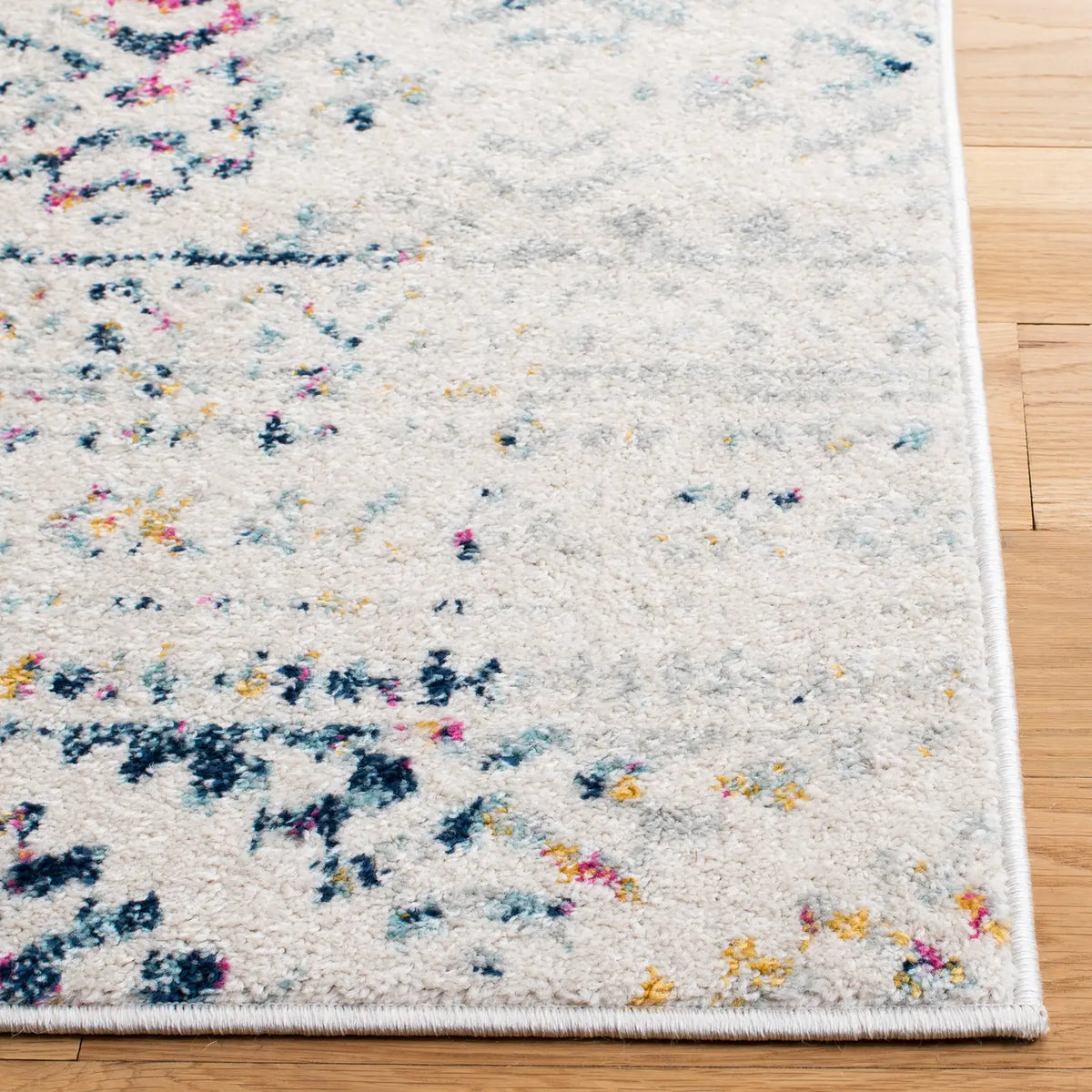 Safavieh Tulum 4'-0" x 6'-0" Rug in Ivory / Blue