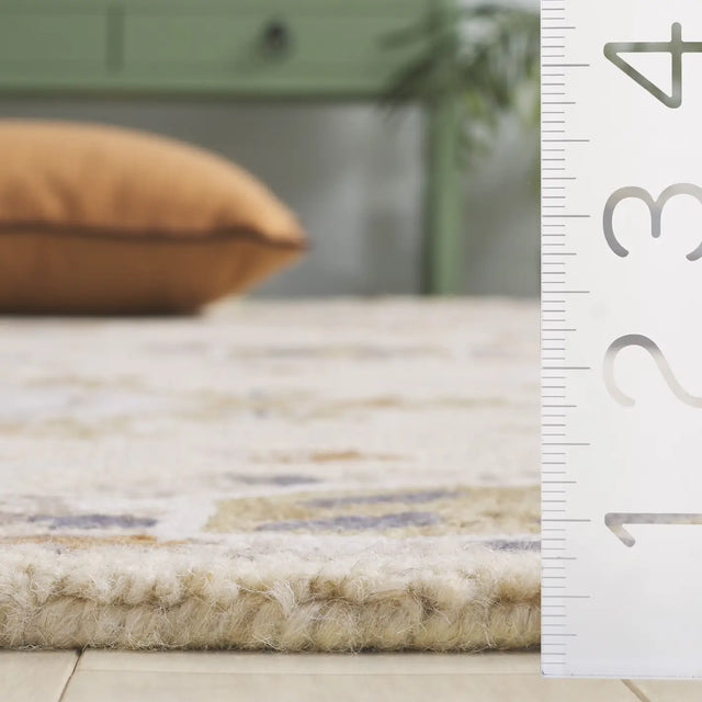 Safavieh Metro 2'-3" x 8'-0" Rug in Beige / Green