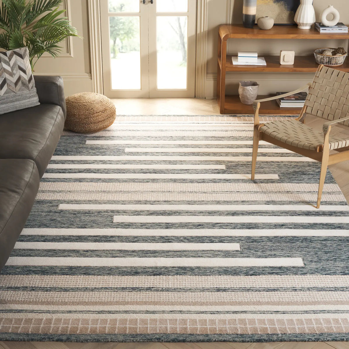 Safavieh Fifth Avenue 6'-0" x 9'-0" Rug in Charcoal / Ivory