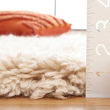 Safavieh Casablanca 4'-0" x 6'-0" Rug in Beige