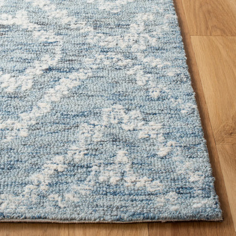 Safavieh Metro 4'-0" x 6'-0" Rug in Natural / Blue