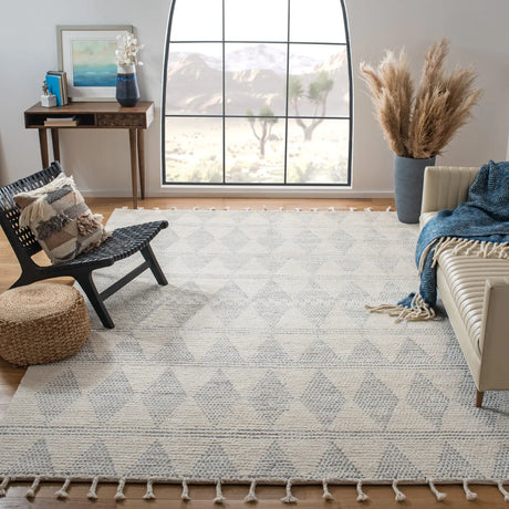 Safavieh Casablanca 8'-0" x 10'-0" Rug in Ivory / Grey