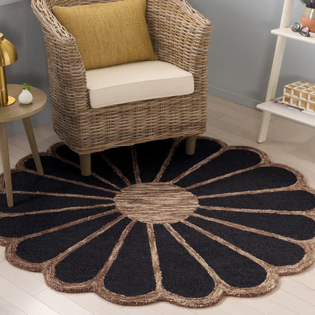 Safavieh Novelty 5'-0" x 5'-0" Rug in Black / Brown