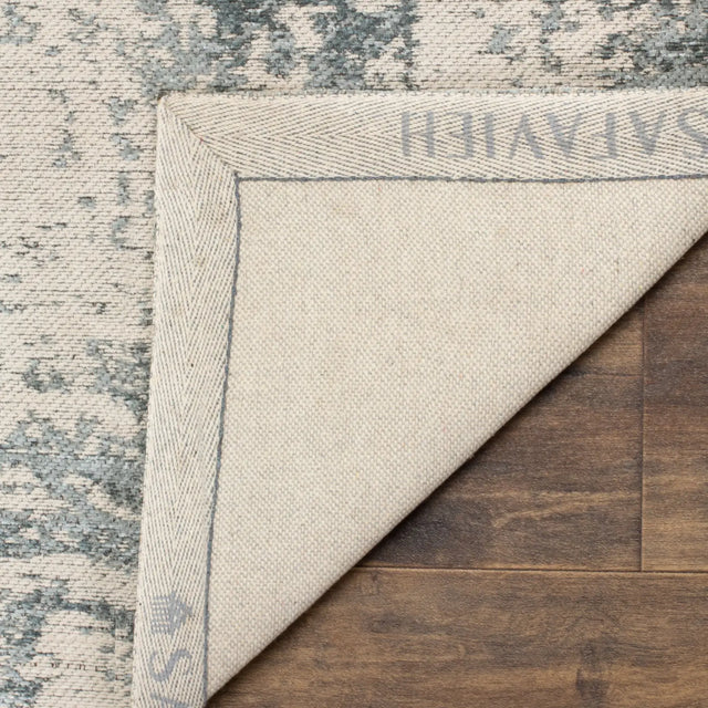 Safavieh Classic Vintage 5'-0" x 8'-0" Rug in Grey